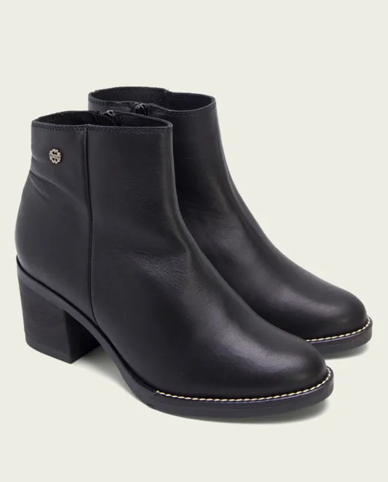 Porronet Boots & Booties | The Inside Zip Ankle Bootie in