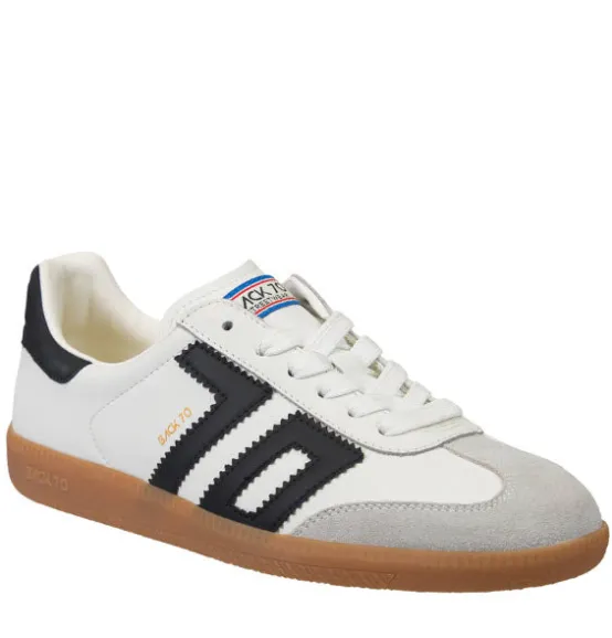 Back 70 Sneakers | The Retro Soccer Lace Sneaker in White Black