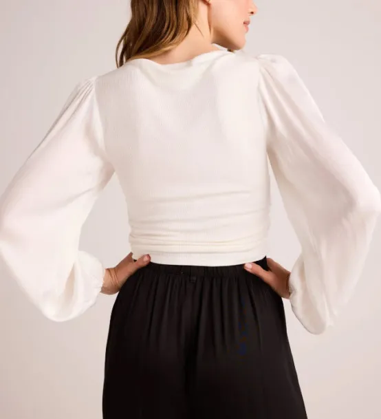 bella dahl Tops | The Ruched Waist Flowy Sleeve Top in Winter White