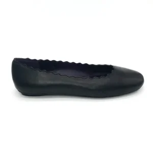 Vaneli Flats | The Scallop Ballet in Leather